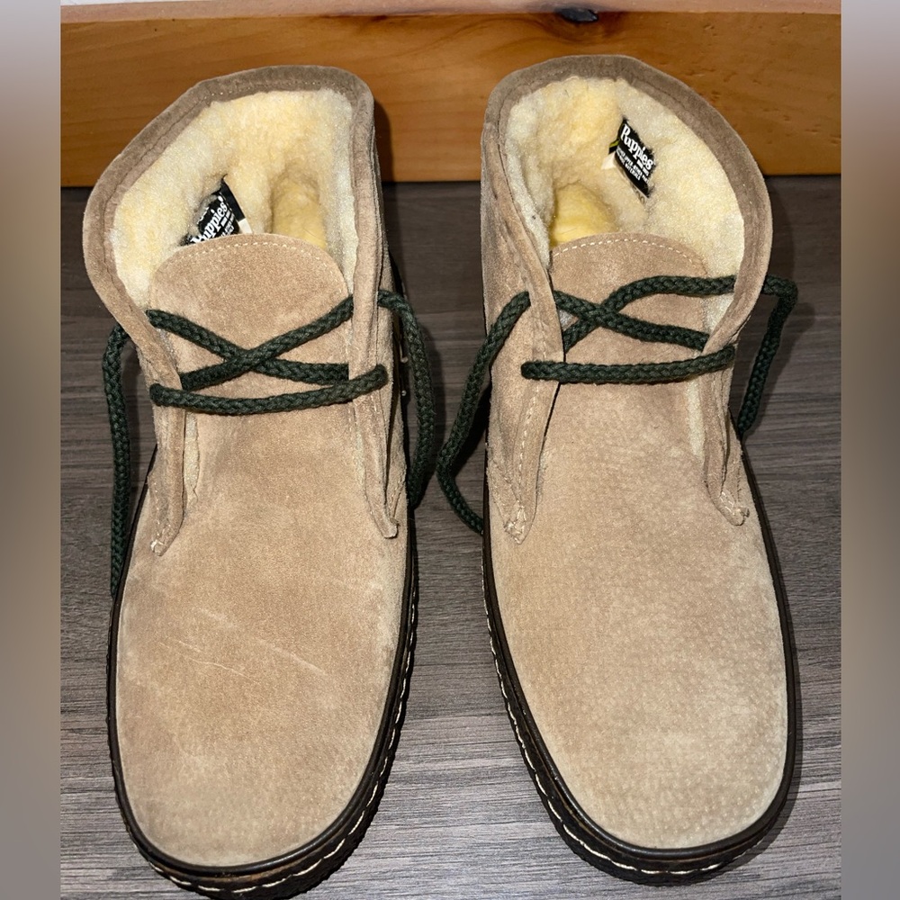 Hush Puppies Beige Leather Rubber Outsole Moccasin  Women's Shoes  6 1/2